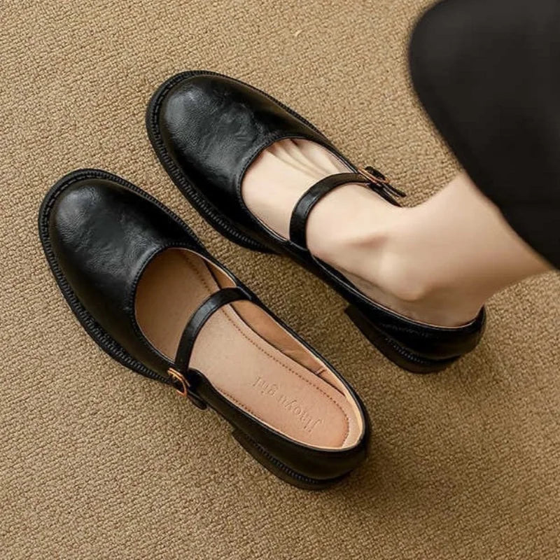 Anna – Zeitloser Riemchenschuh
