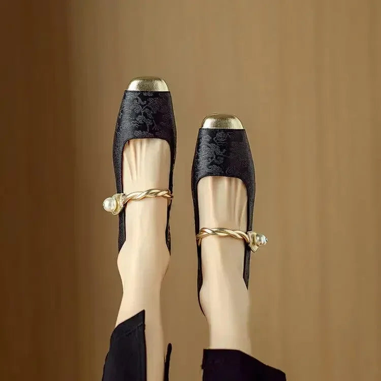Sarah – Classic Slingback Shoes with an Elegant Touch