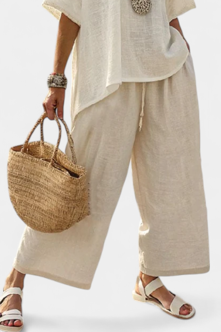 Mila – Comfortable Minimalist Blouse & Wide Trousers