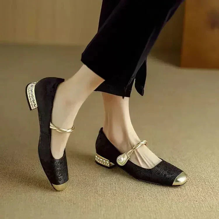 Sarah – Classic Slingback Shoes with an Elegant Touch