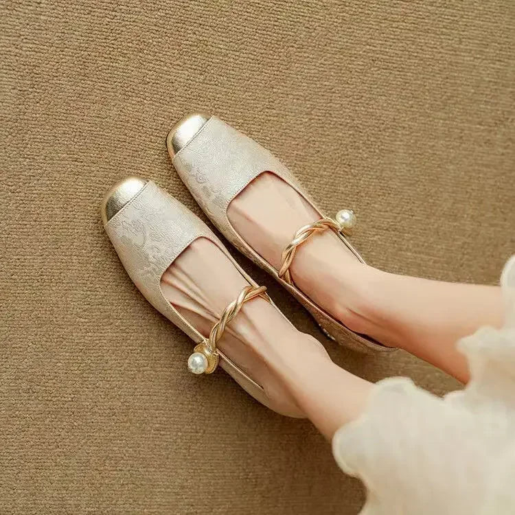 Sarah – Classic Slingback Shoes with an Elegant Touch